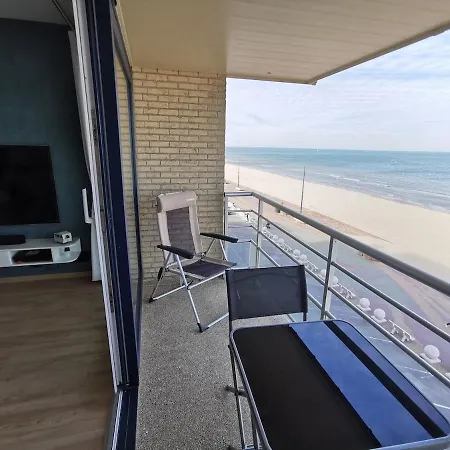 Διαμέρισμα Sea Views In